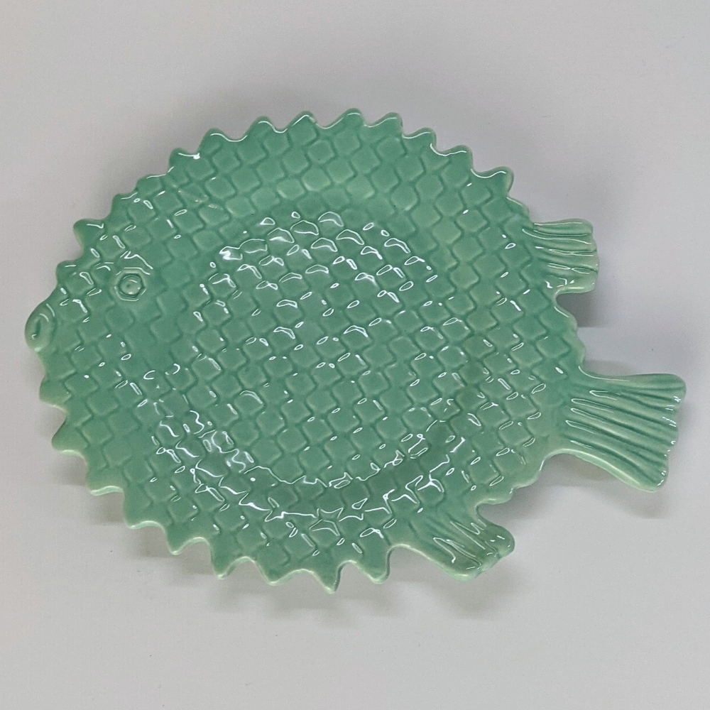 Magenta Exclusive fish plate ceramic